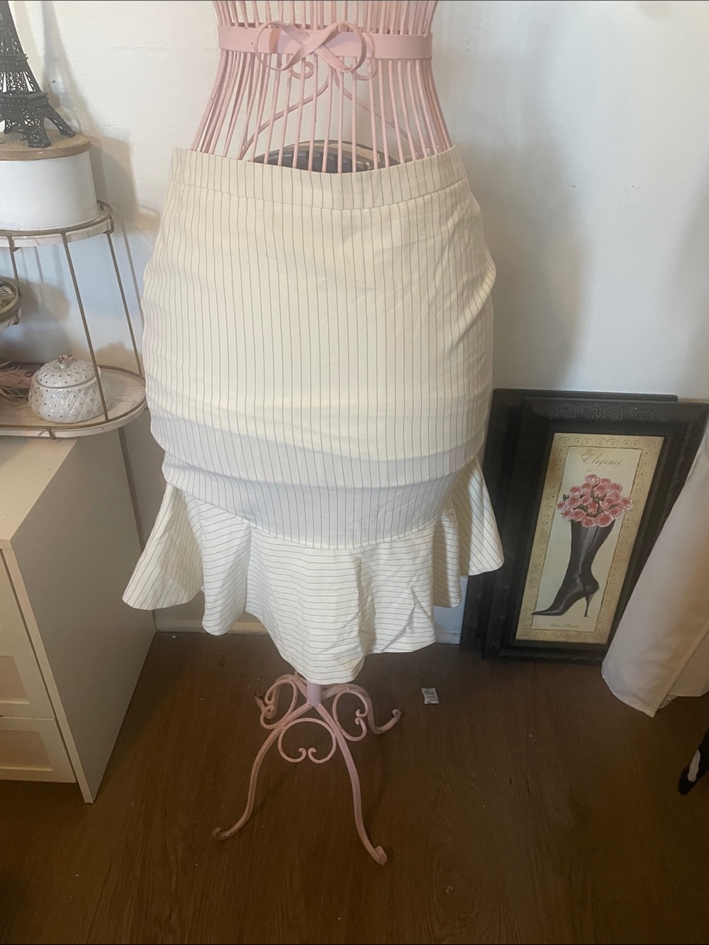 Monroe & Main Cream Pinstripe Flared-Hem Pencil Skirt